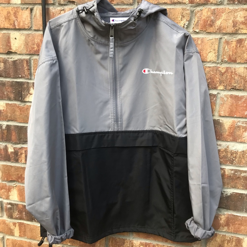 Champion wind breaker (never worn!!) size:M